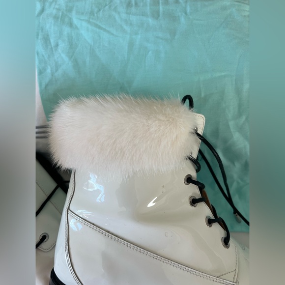 💎 Aquazzura White Patent Faux Fur Winter Size 9 - Picture 9 of 16